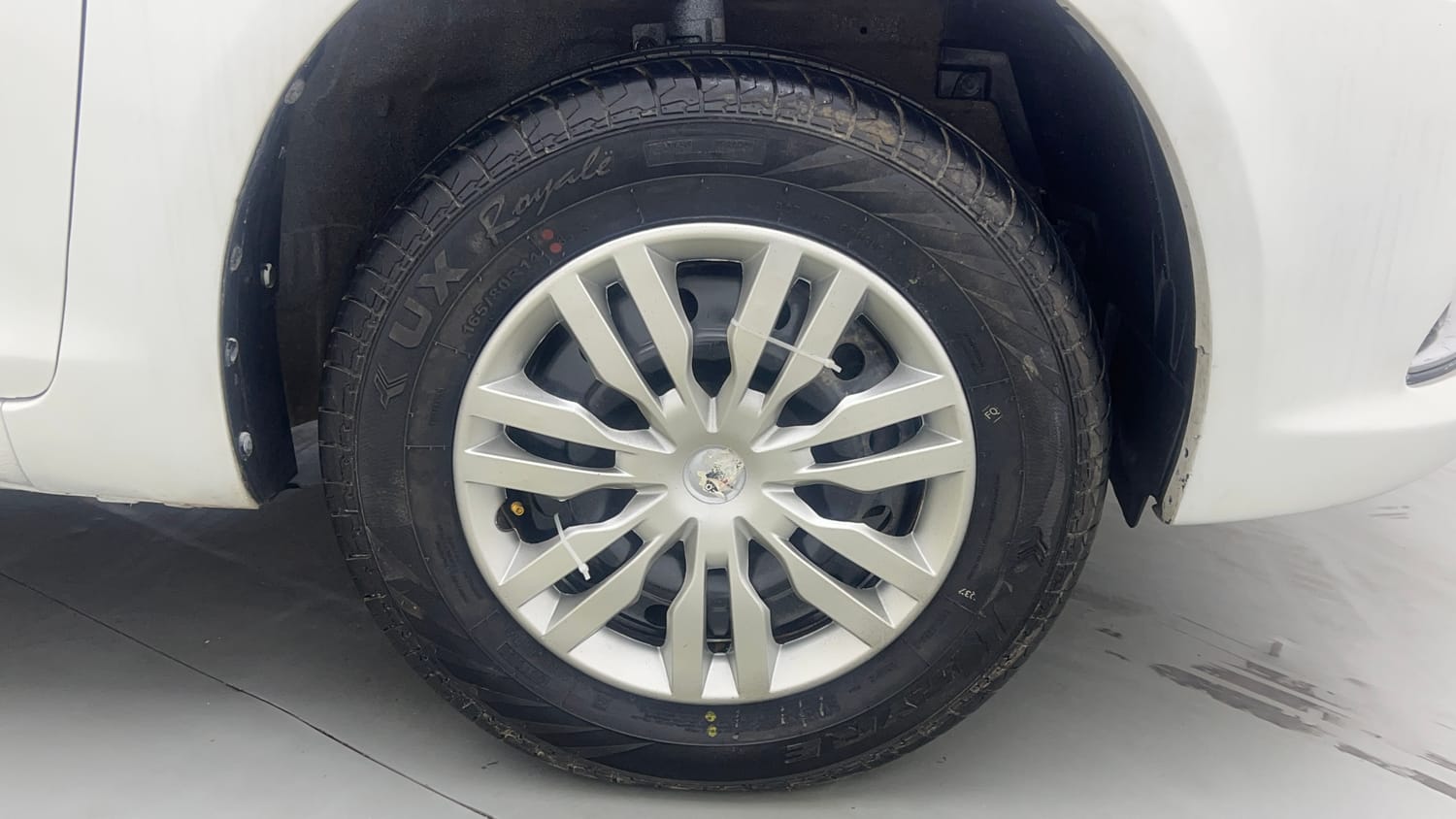 Used 2016 Maruti Suzuki Swift Dzire VXI Petrol Manual tyres RIGHT FRONT TYRE RIM VIEW