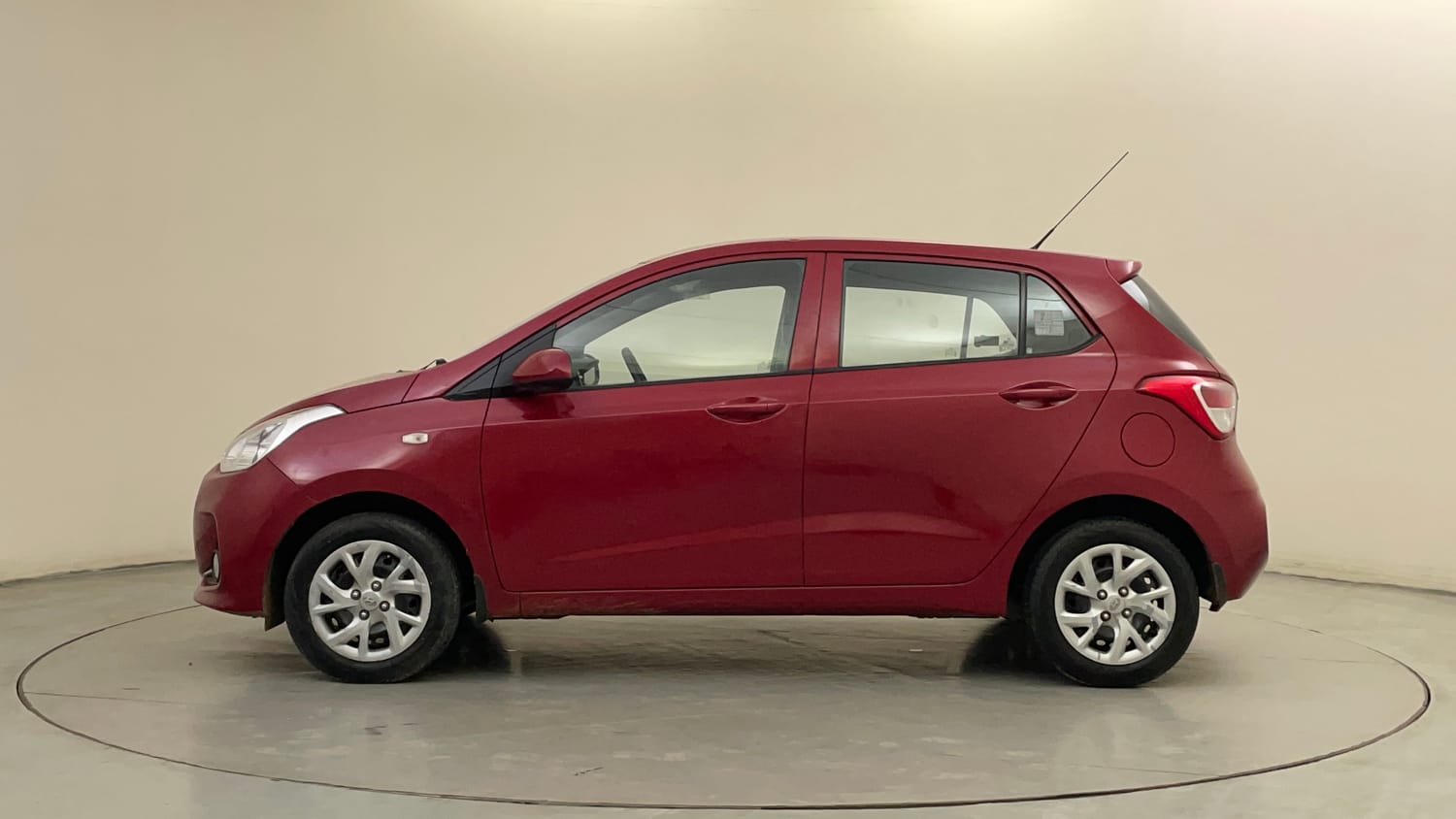 Used 2018 Hyundai Grand i10 Magna 1.2 Kappa VTVT Petrol Manual exterior LEFT SIDE VIEW