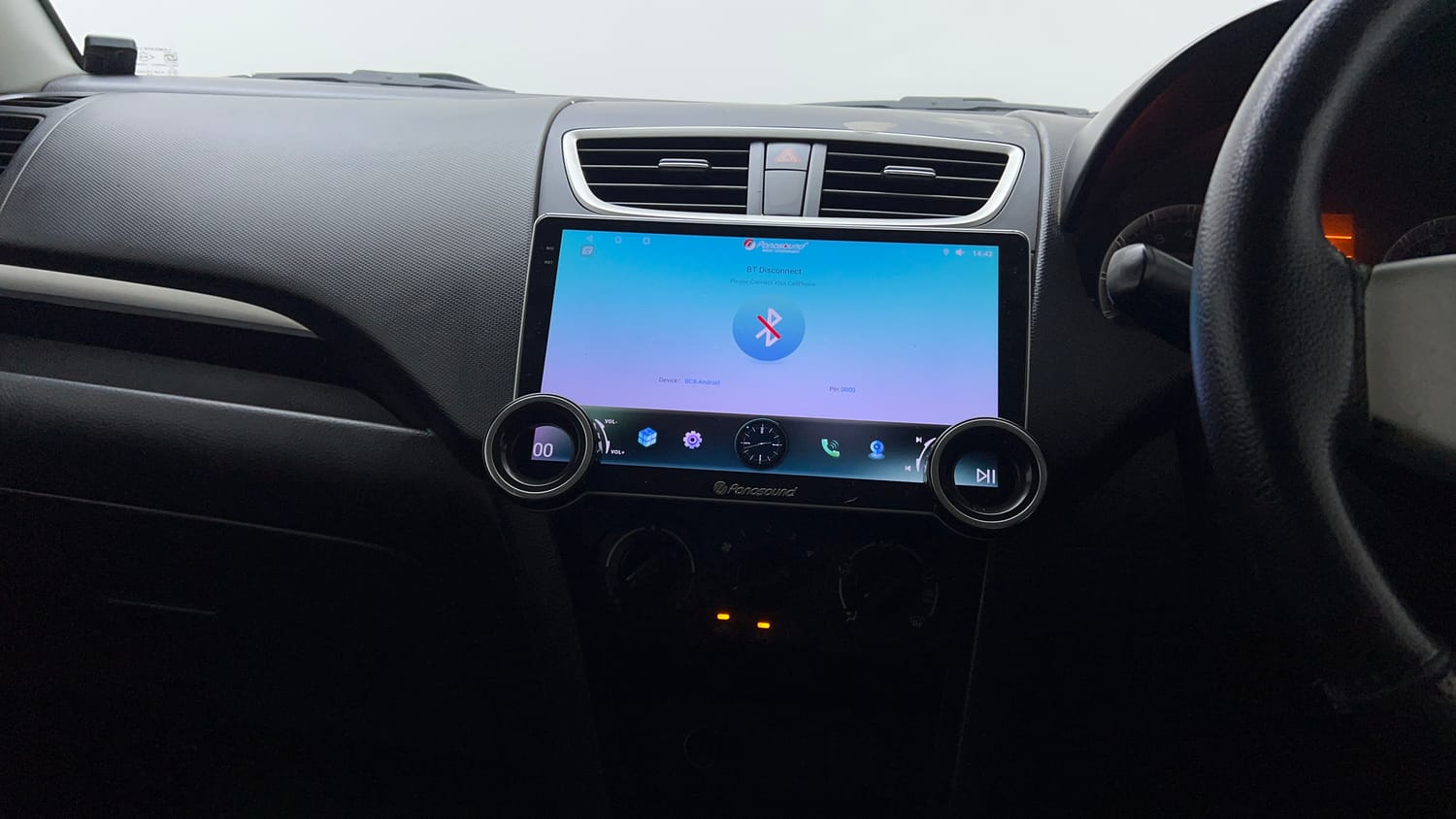 Used 2015 Maruti Suzuki Swift VXi Petrol Manual interior MUSIC SYSTEM & AC CONTROL VIEW
