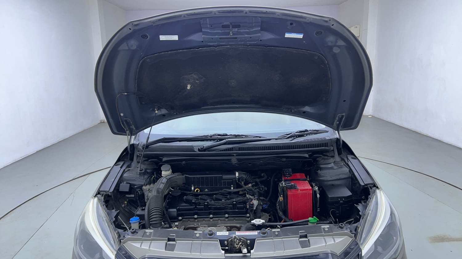Used 2019 Maruti Suzuki Ciaz Alpha Hybrid 1.5 AT Petrol Automatic engine ENGINE & BONNET OPEN FRONT VIEW