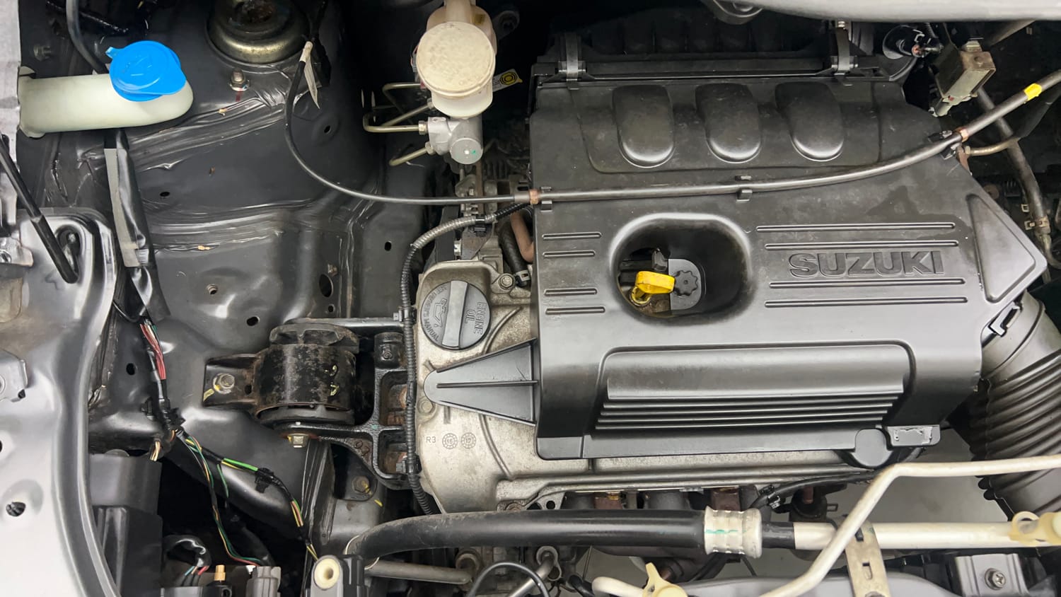 Used 2017 Maruti Suzuki Wagon R VXI+ Petrol Manual engine ENGINE RIGHT SIDE VIEW