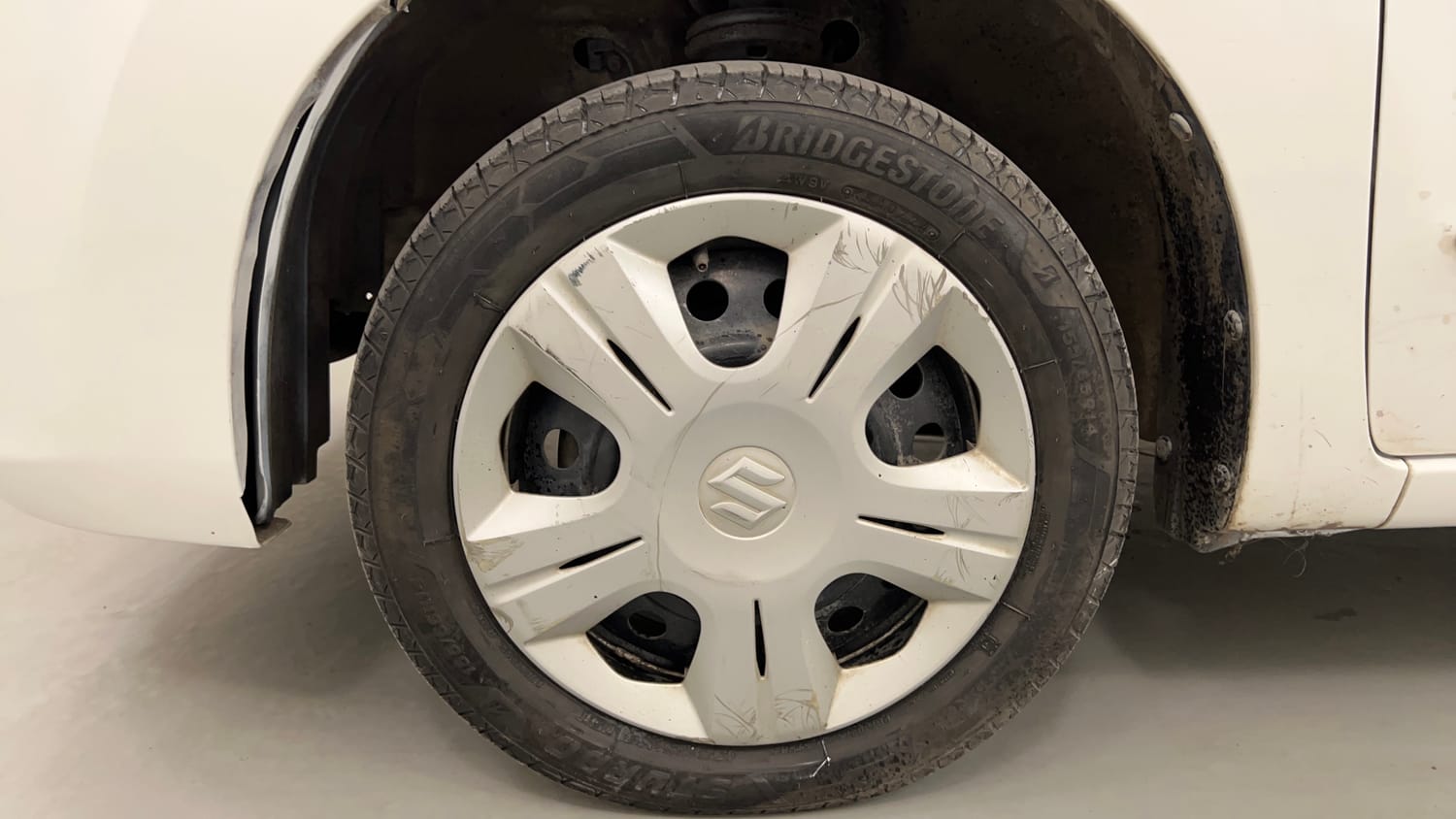 Used 2016 Maruti Suzuki Wagon R 1.0 VXI AMT Petrol Automatic tyres LEFT FRONT TYRE RIM VIEW