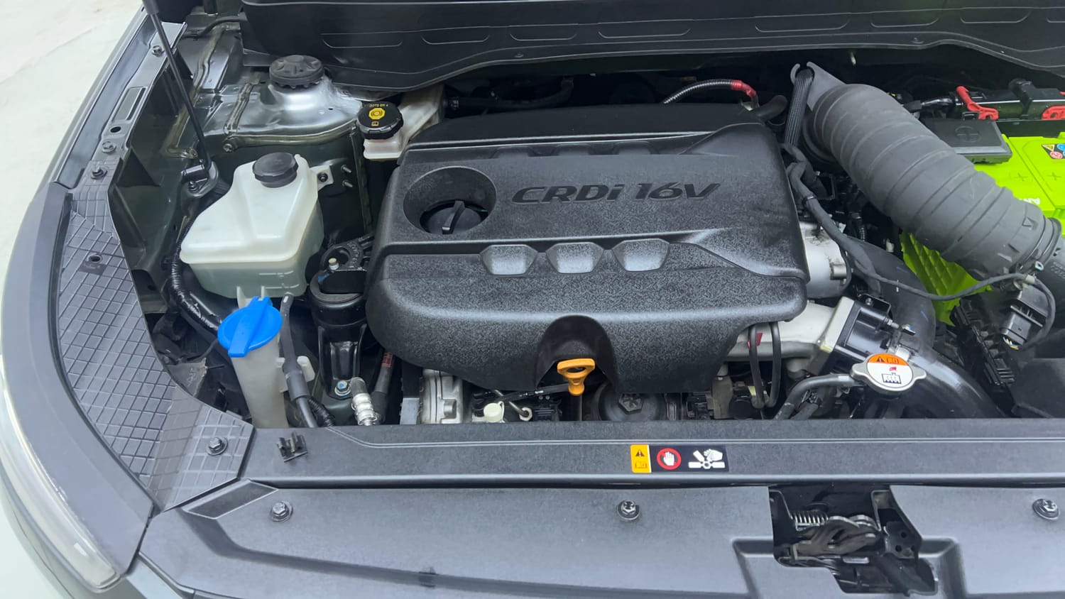 Used 2020 Hyundai Venue SX 1.4 CRDi Diesel Manual engine ENGINE RIGHT SIDE VIEW