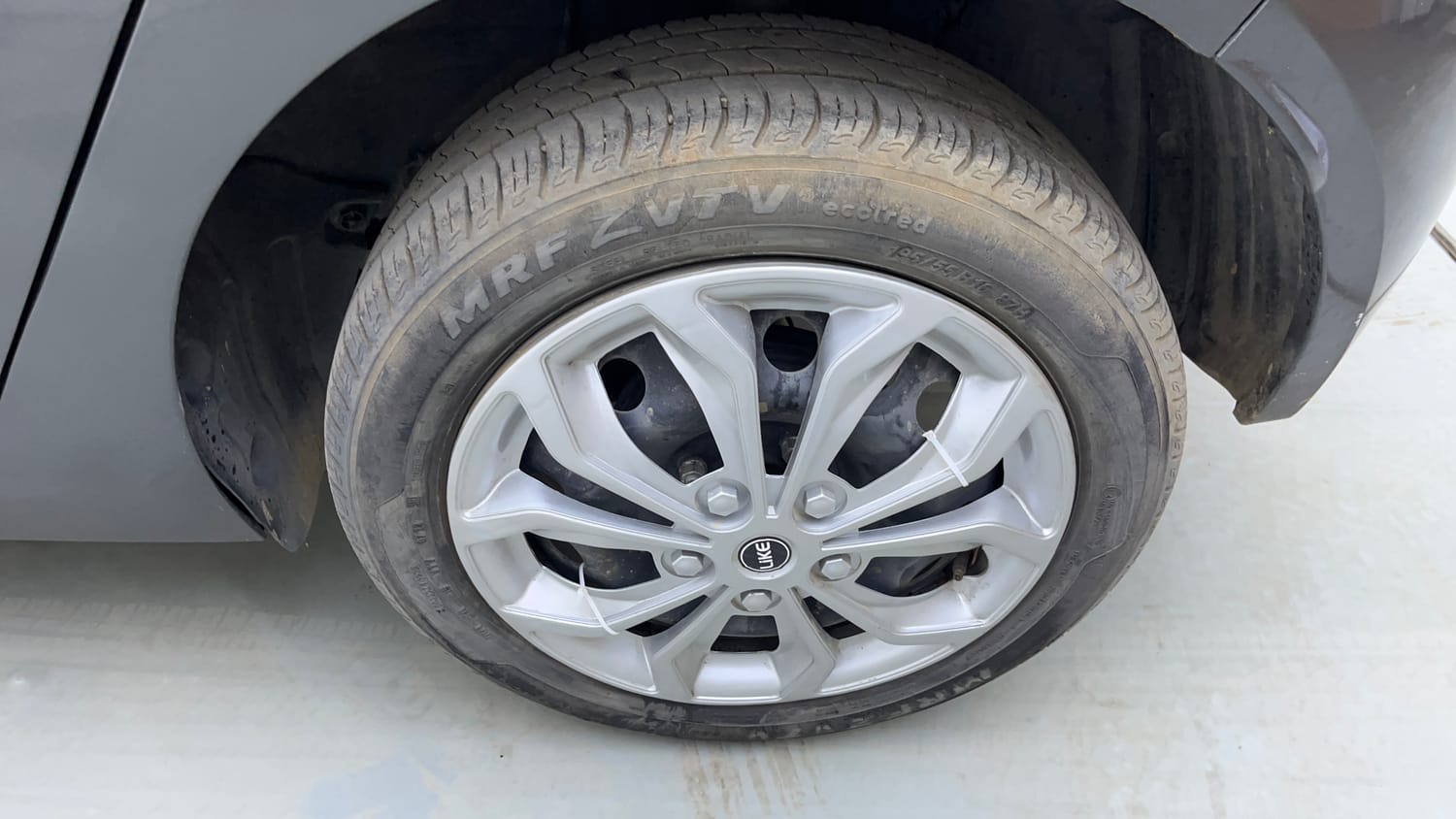Used 2022 Tata Altroz XM Plus Petrol Petrol Manual tyres LEFT REAR TYRE RIM VIEW