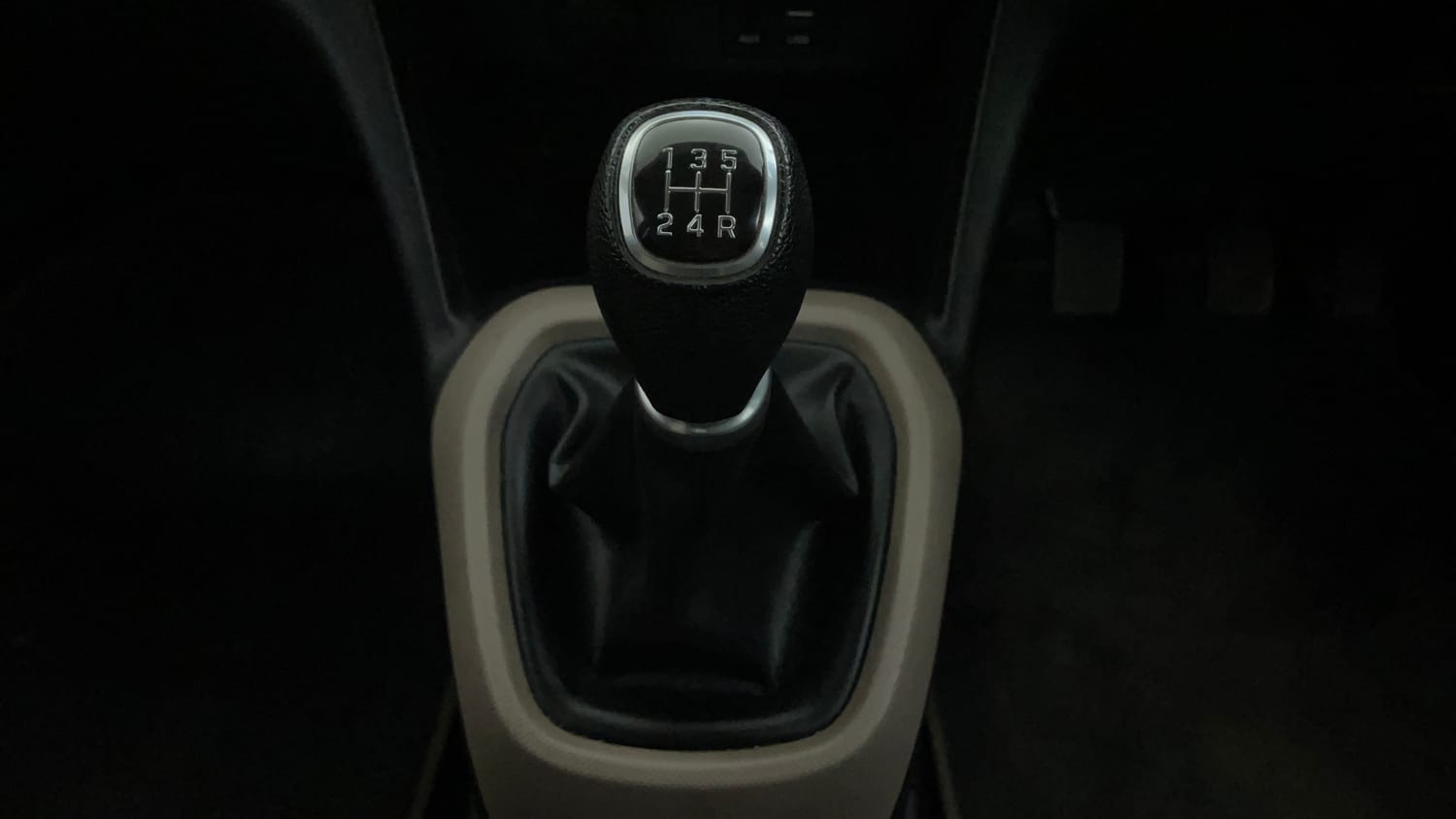 Used 2017 Hyundai Grand i10 Sportz (O) 1.2 Kappa VTVT Petrol Manual interior GEAR  KNOB VIEW