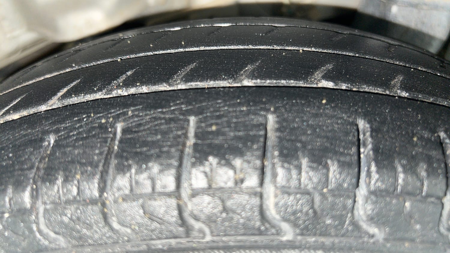 Used 2016 Hyundai Eon Era + Petrol Manual tyres LEFT REAR TYRE TREAD VIEW