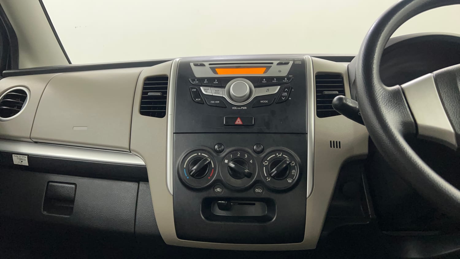 Used 2016 Maruti Suzuki Wagon R 1.0 VXI AMT Petrol Automatic interior MUSIC SYSTEM & AC CONTROL VIEW