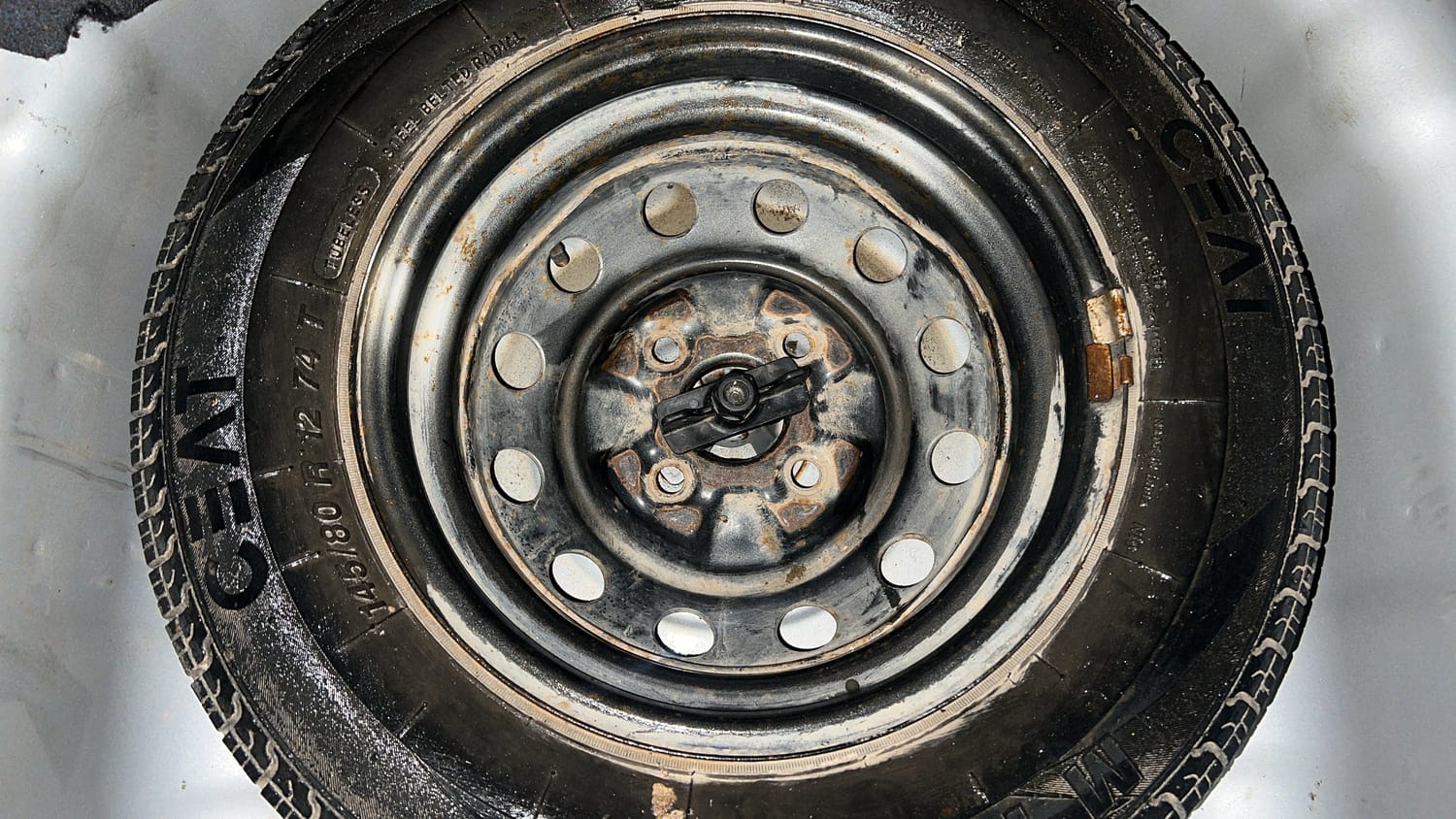 Used 2016 Hyundai Eon Era + Petrol Manual tyres SPARE TYRE VIEW