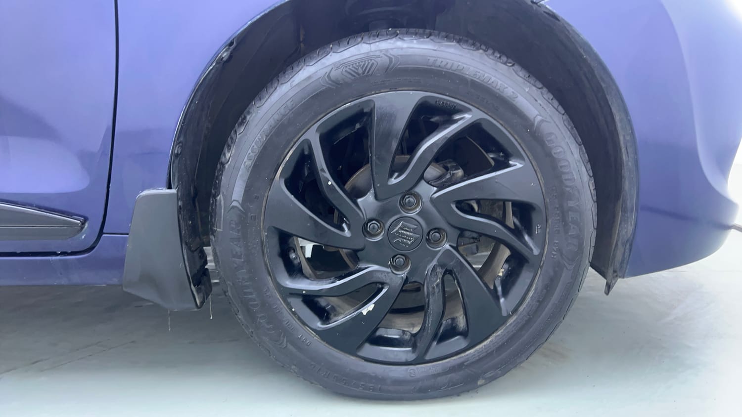 Used 2019 Maruti Suzuki Baleno Zeta Automatic Petrol Automatic tyres RIGHT FRONT TYRE RIM VIEW