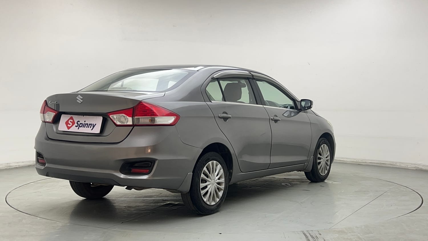 Used 2018 Maruti Suzuki Ciaz Sigma 1.4 MT Petrol Manual exterior RIGHT REAR CORNER VIEW