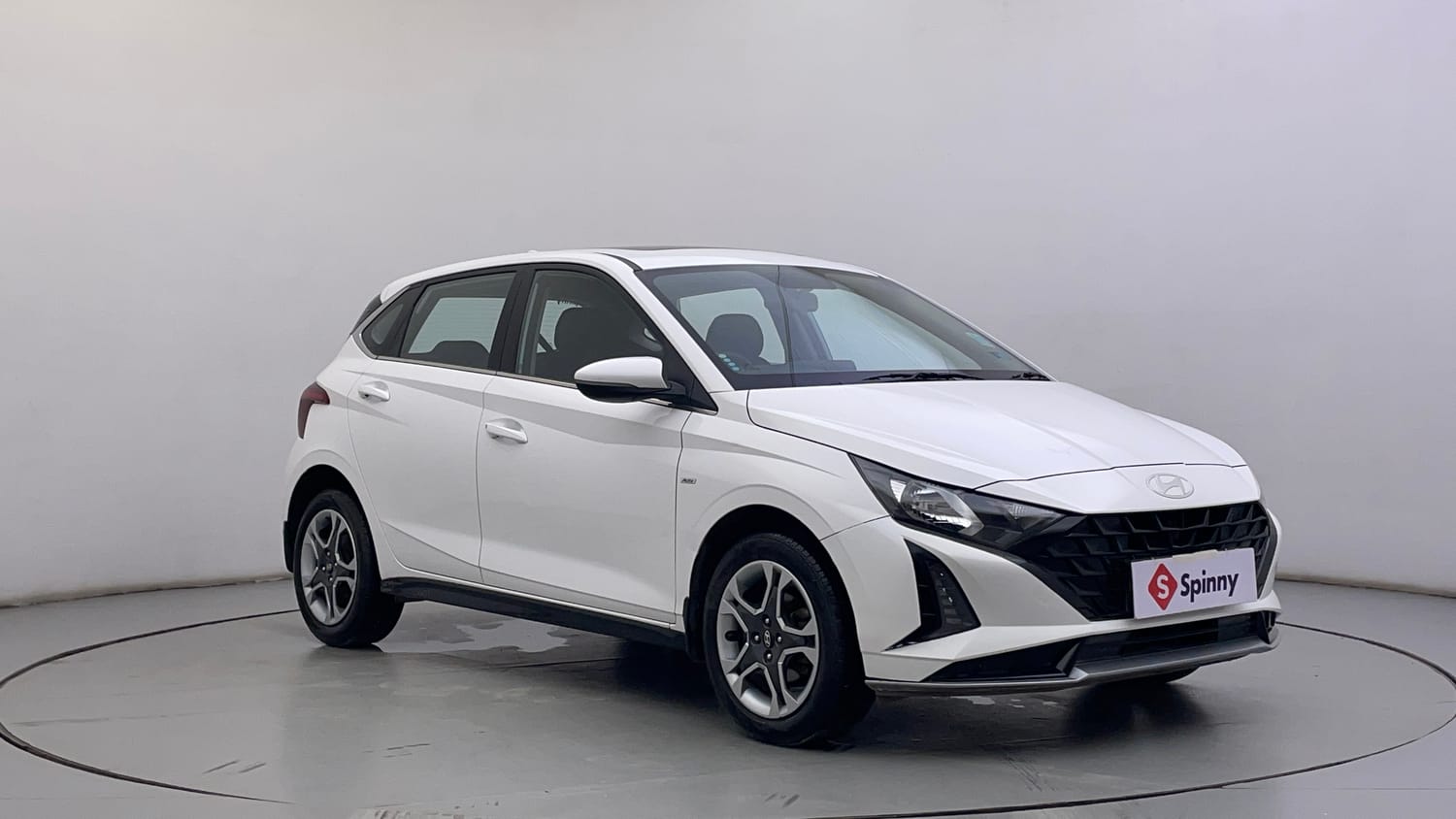 Used 2024 Hyundai i20 Sportz (O) 1.2 IVT Petrol Automatic exterior RIGHT FRONT CORNER VIEW