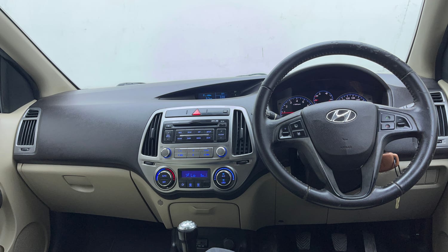 Used 2012 Hyundai i20 Sportz 1.2 Petrol Manual interior DASHBOARD VIEW