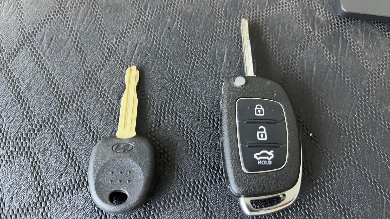 Used 2012 Hyundai i20 Sportz 1.2 Petrol Manual extra CAR KEY VIEW