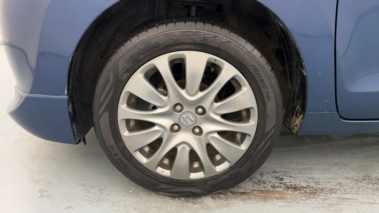 Used 2017 Maruti Suzuki Baleno Zeta 1.2 Petrol Manual tyres LEFT FRONT TYRE RIM VIEW
