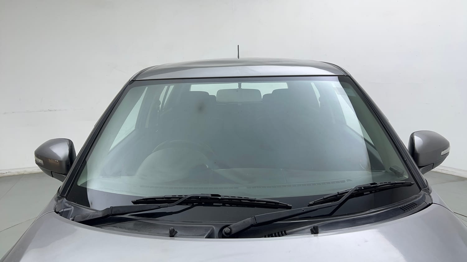 Used 2015 Maruti Suzuki Swift VXi Petrol Manual exterior FRONT WINDSHIELD VIEW