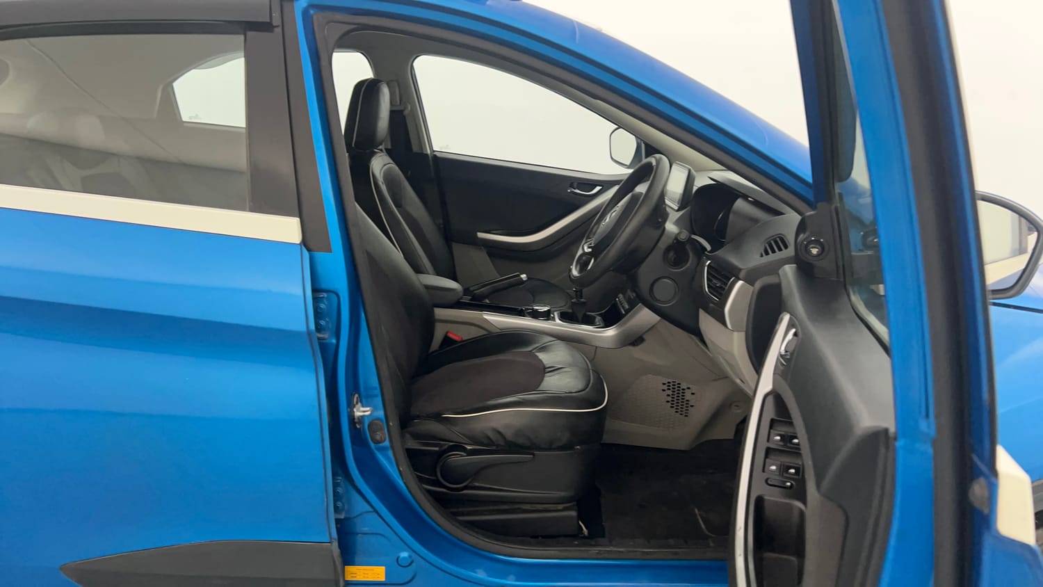 Used 2017 Tata Nexon XZ Plus Diesel Diesel Manual interior RIGHT SIDE FRONT DOOR CABIN VIEW