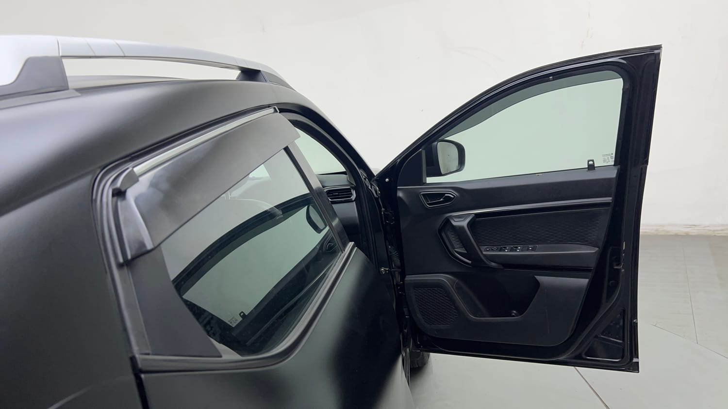 Used 2023 Renault Kiger RXZ AMT Petrol Automatic interior RIGHT FRONT DOOR OPEN VIEW