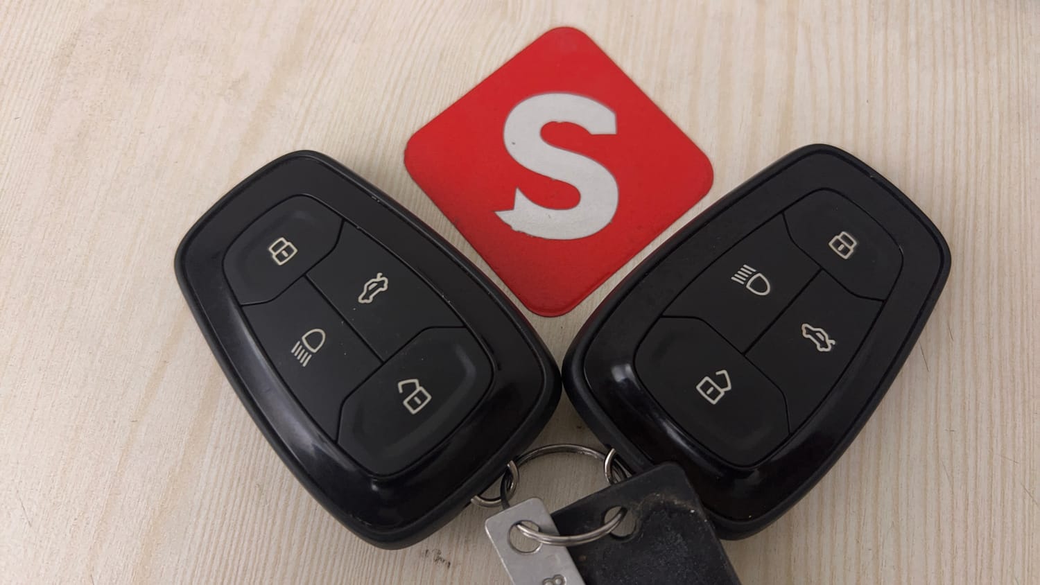 Used 2021 Tata Altroz XZ Plus Petrol Petrol Manual extra CAR KEY VIEW