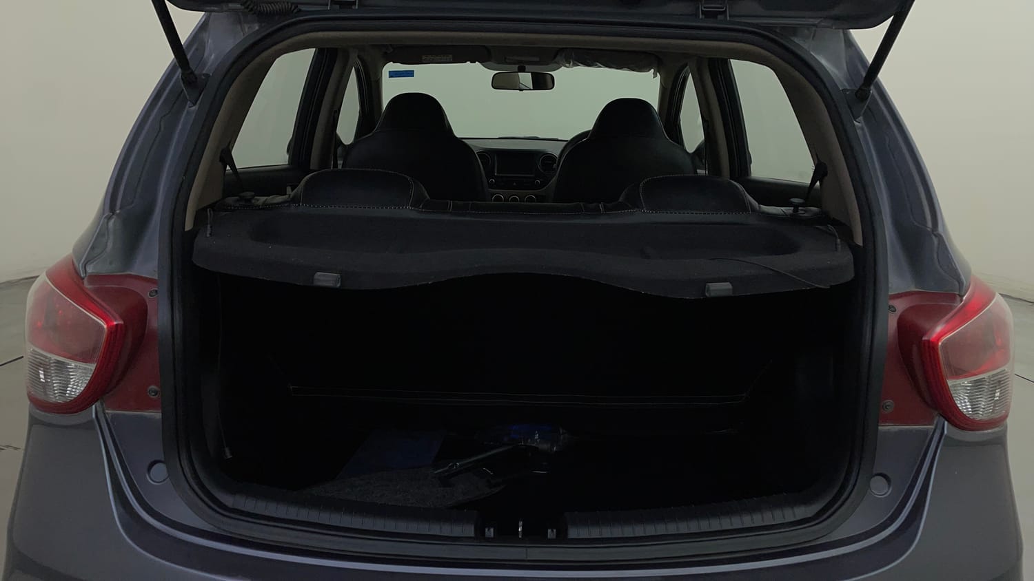 Used 2017 Hyundai Grand i10 Sportz (O) 1.2 Kappa VTVT Petrol Manual interior DICKY INSIDE VIEW