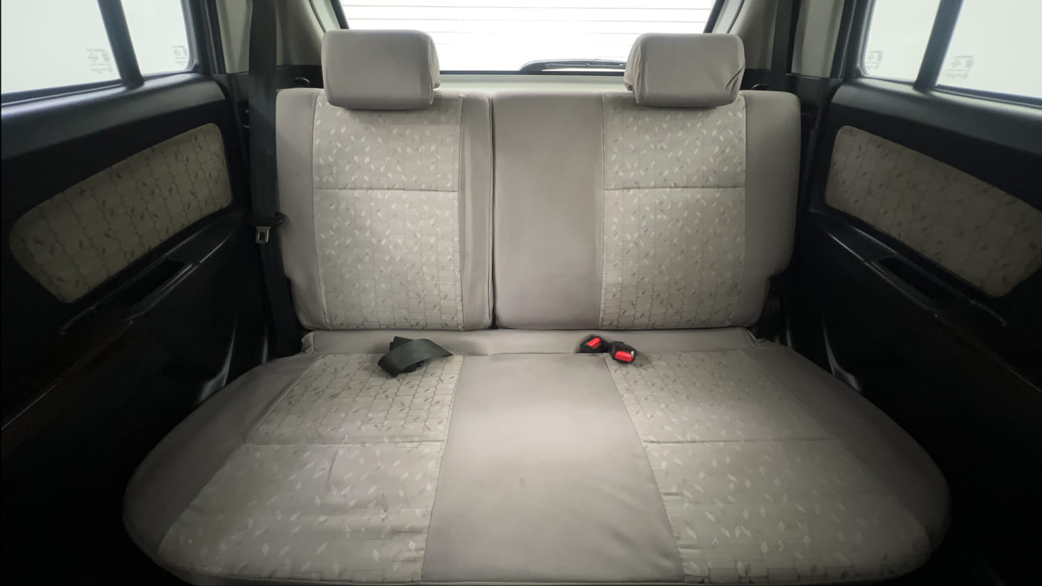 Used 2016 Maruti Suzuki Wagon R 1.0 VXI AMT Petrol Automatic interior REAR SEAT CONDITION VIEW