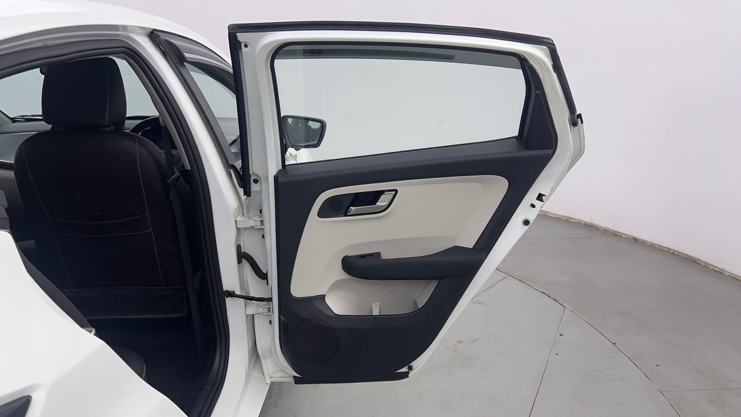 Used 2021 Tata Altroz XZ Plus Petrol Petrol Manual interior RIGHT REAR DOOR OPEN VIEW