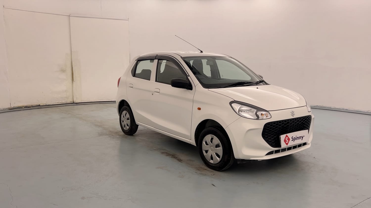Used 2026 Maruti Suzuki Alto K10 VXi Plus (O) Petrol Manual exterior RIGHT FRONT CORNER VIEW