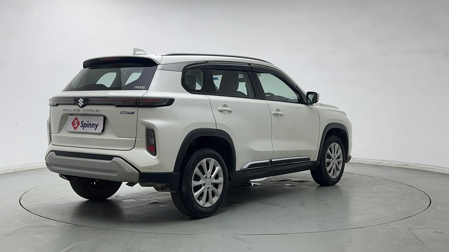 Used 2023 Maruti Suzuki Grand Vitara Sigma Smart Hybrid Petrol Manual exterior RIGHT REAR CORNER VIEW
