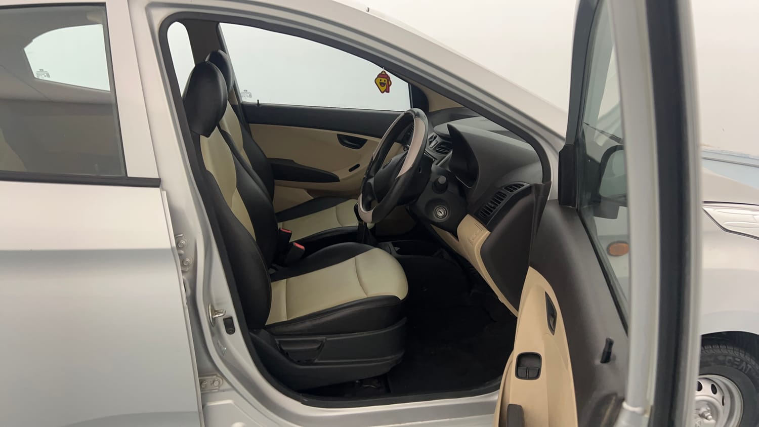 Used 2016 Hyundai Eon Era + Petrol Manual interior RIGHT SIDE FRONT DOOR CABIN VIEW