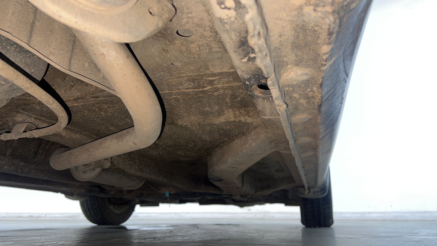Used 2013 Honda Amaze 1.2 VX AT i-VTEC Petrol Automatic extra REAR RIGHT UNDERBODY VIEW