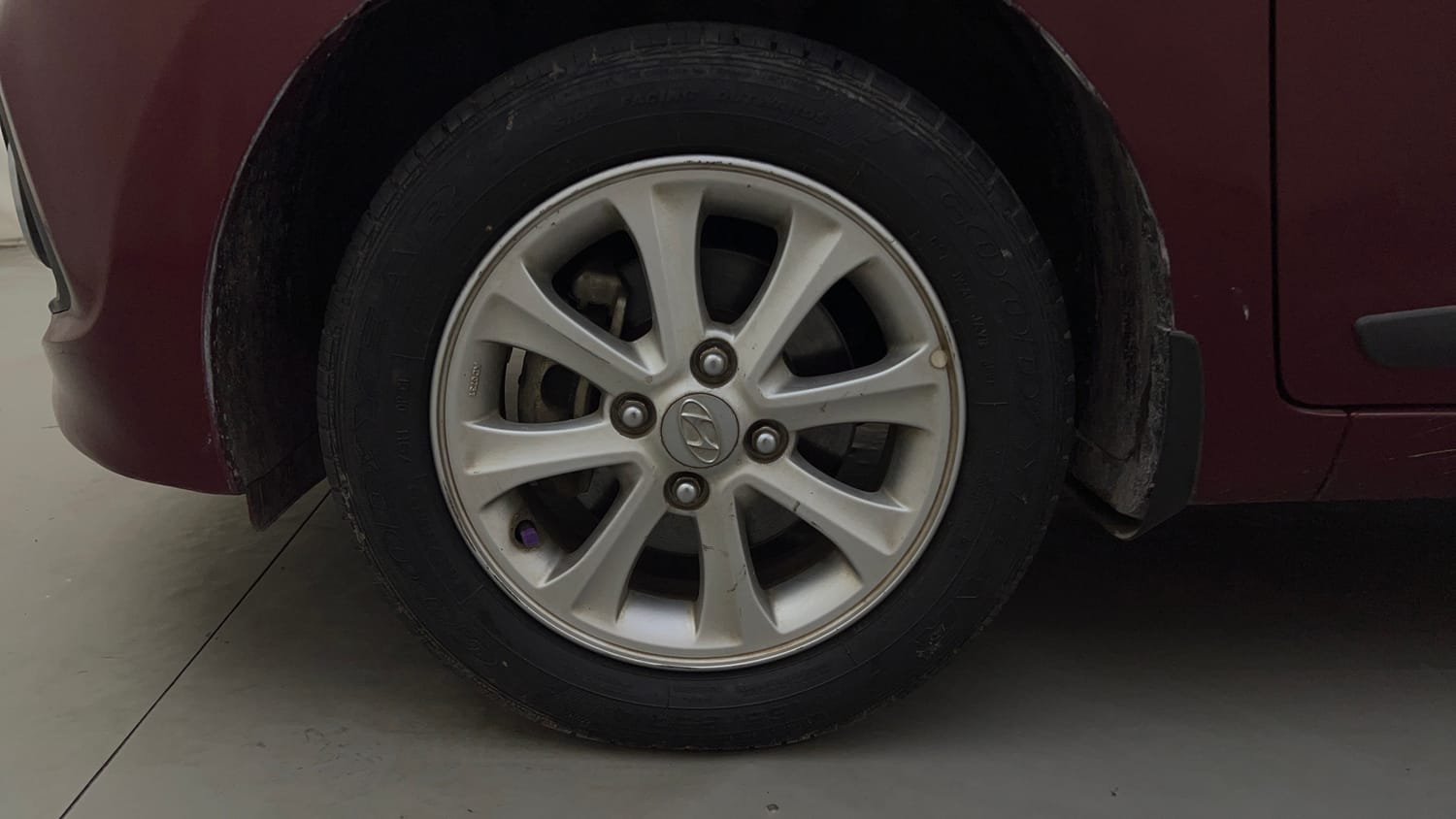 Used 2015 Hyundai Grand i10 Asta 1.2 Kappa VTVT Petrol Manual tyres LEFT FRONT TYRE RIM VIEW