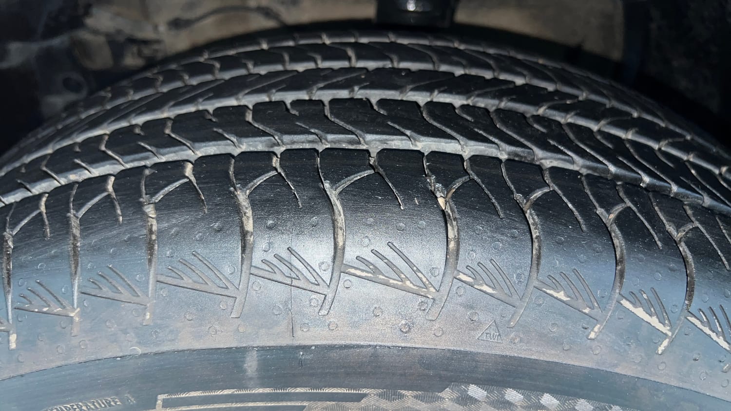 Used 2023 Toyota Urban Cruiser Hyryder V Hybrid Dual Tone Hybrid Automatic tyres LEFT FRONT TYRE TREAD VIEW
