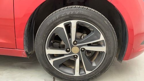 Used 2022 Tata Altroz XZ Petrol Petrol Manual tyres RIGHT FRONT TYRE RIM VIEW