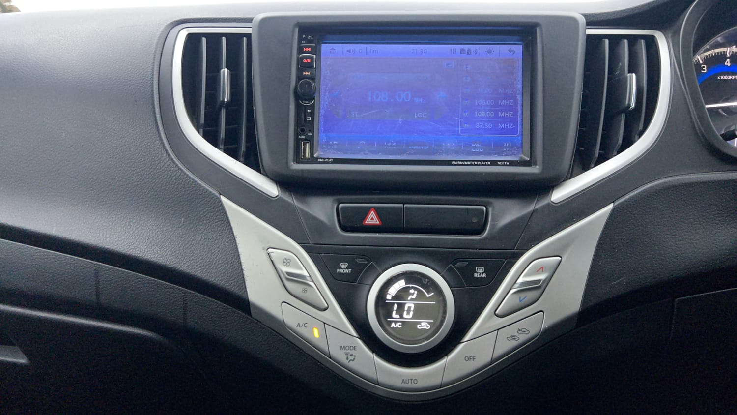 Used 2017 Maruti Suzuki Baleno Delta 1.2 Petrol Manual interior MUSIC SYSTEM & AC CONTROL VIEW