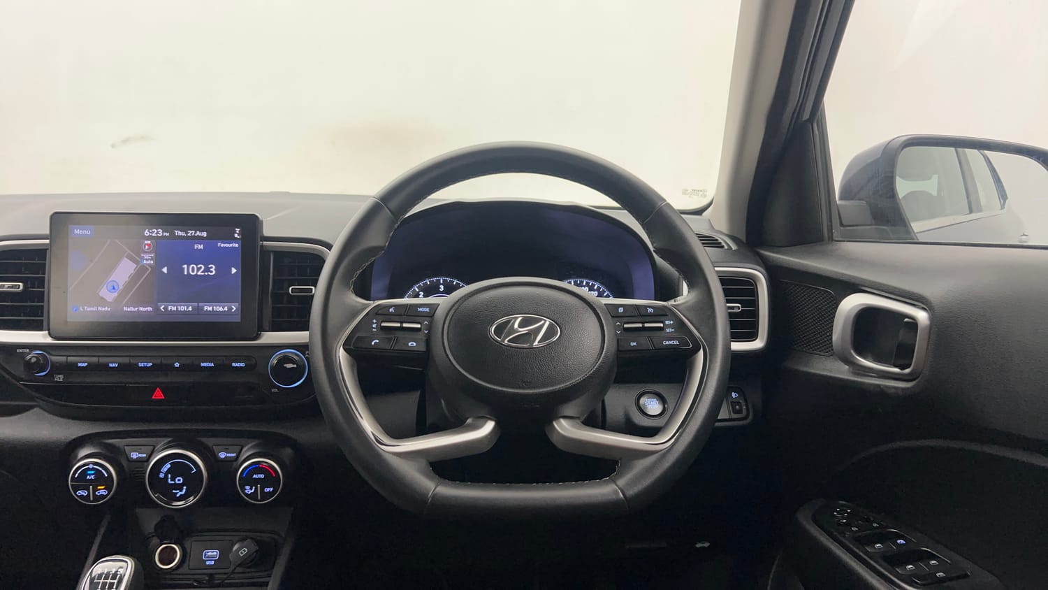 Used 2021 Hyundai Venue SX (O) 1.5 CRDi Diesel Manual interior STEERING VIEW