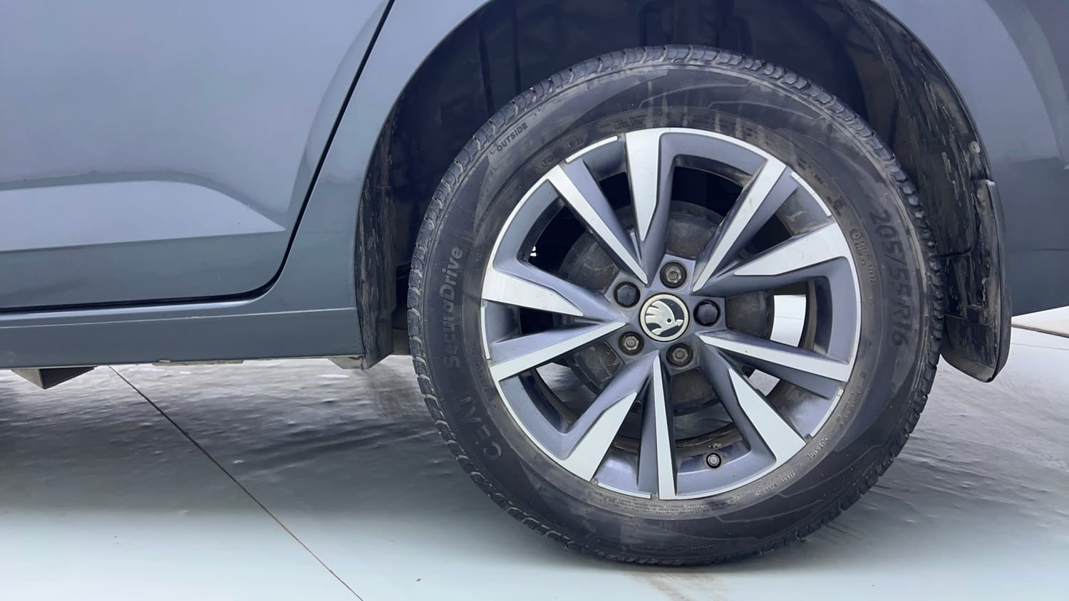 Used 2022 Skoda Slavia Style 1.0L TSI AT Petrol Automatic tyres LEFT REAR TYRE RIM VIEW