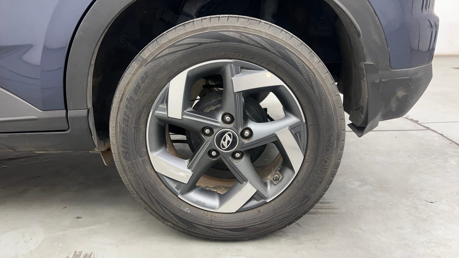 Used 2021 Hyundai Venue SX (O) 1.5 CRDi Diesel Manual tyres LEFT REAR TYRE RIM VIEW