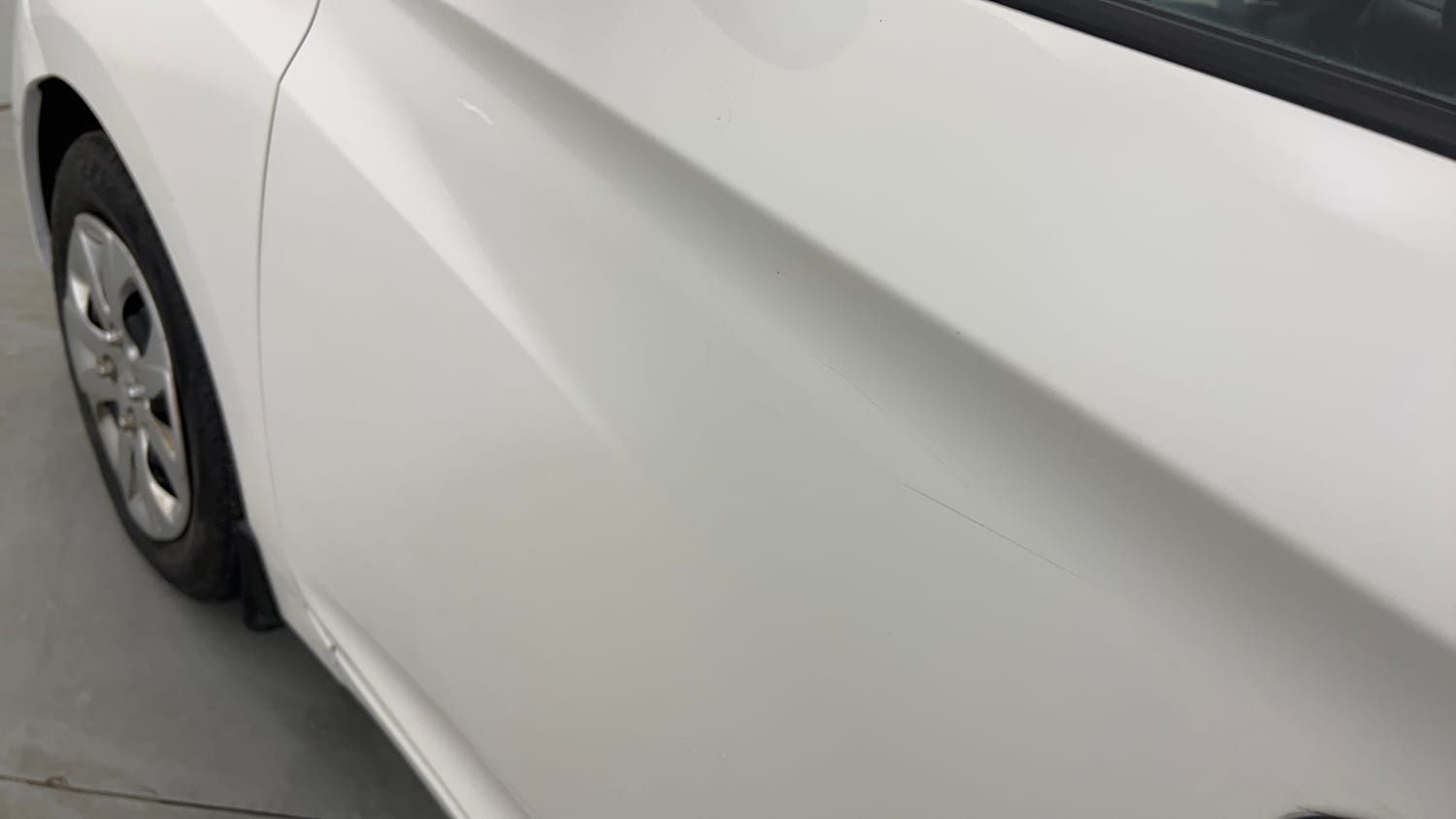 Used 2014 Hyundai Eon Magna Petrol Manual dents MINOR SCRATCH