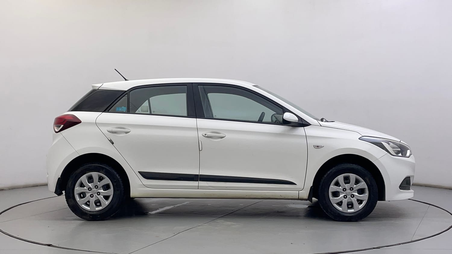 Used 2017 Hyundai Elite i20 Magna Executive 1.2 Petrol Manual exterior RIGHT SIDE VIEW
