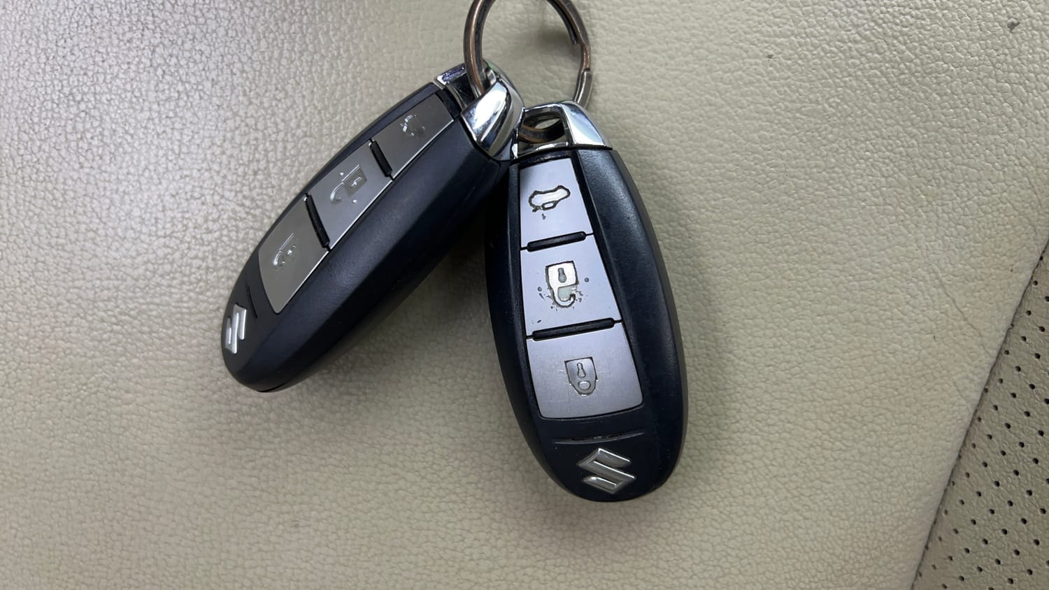 Used 2019 Maruti Suzuki Ciaz Alpha Hybrid 1.5 AT Petrol Automatic extra CAR KEY VIEW