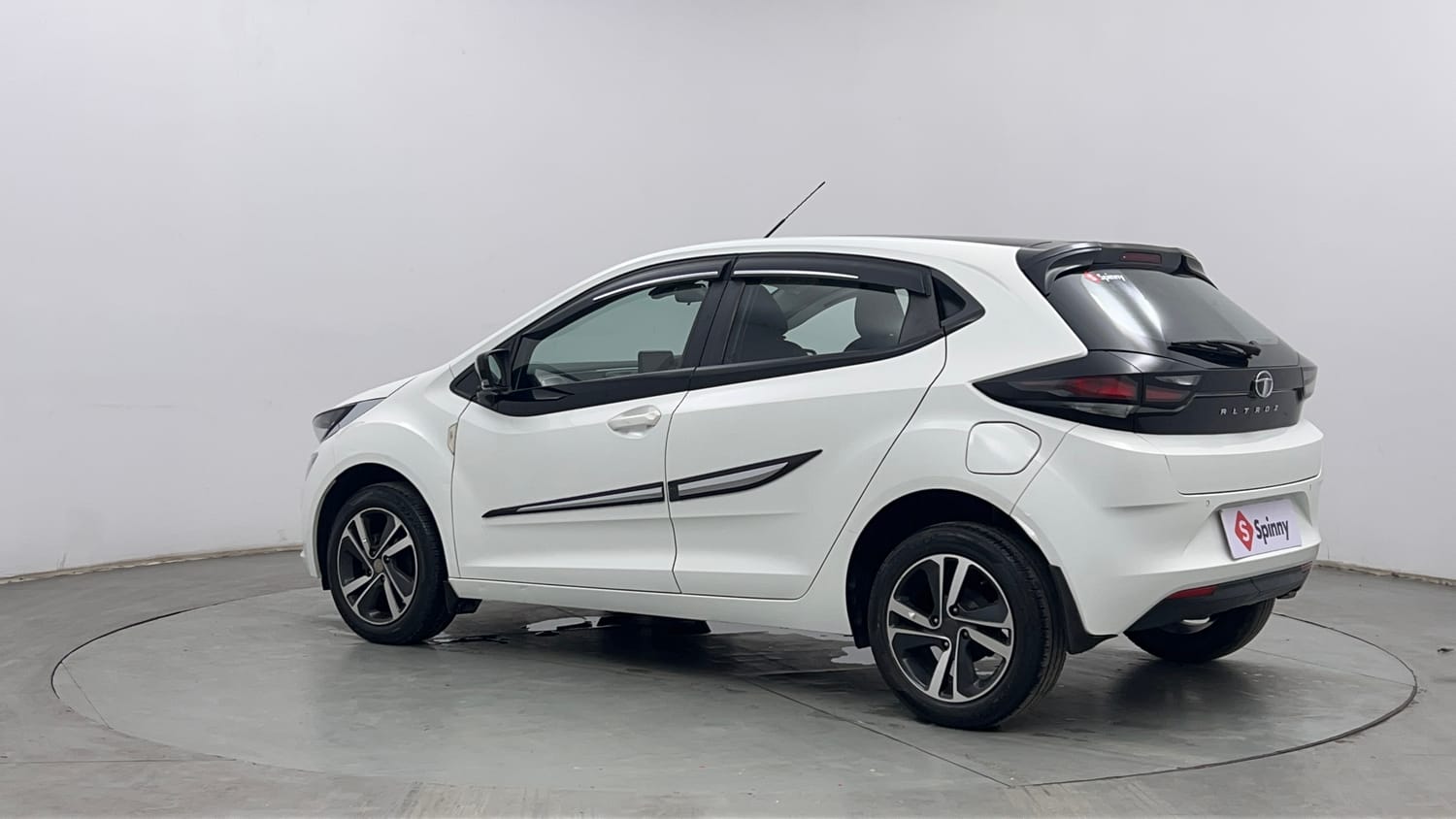 Used 2021 Tata Altroz XZ Plus Petrol Petrol Manual exterior LEFT REAR CORNER VIEW