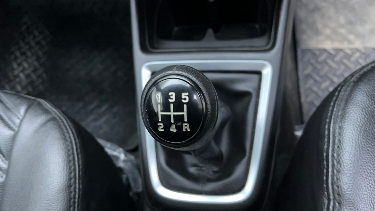 Used 2023 Maruti Suzuki Swift ZXi Plus Petrol Manual interior GEAR  KNOB VIEW