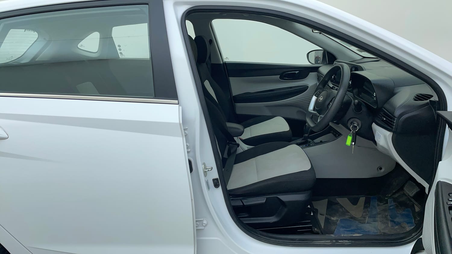 Used 2024 Hyundai i20 Sportz (O) 1.2 IVT Petrol Automatic interior RIGHT SIDE FRONT DOOR CABIN VIEW