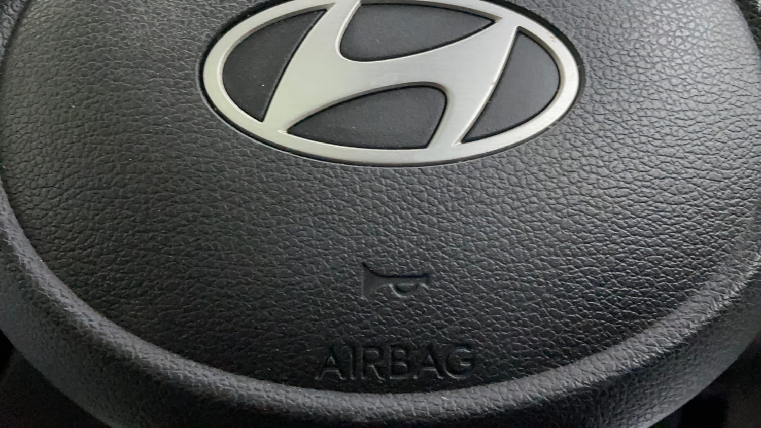 Used 2024 Hyundai i20 Sportz (O) 1.2 IVT Petrol Automatic top_features Airbags