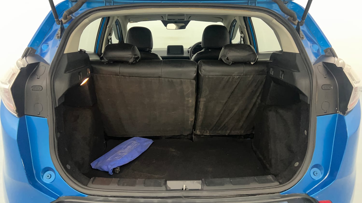 Used 2017 Tata Nexon XZ Plus Diesel Diesel Manual interior DICKY INSIDE VIEW