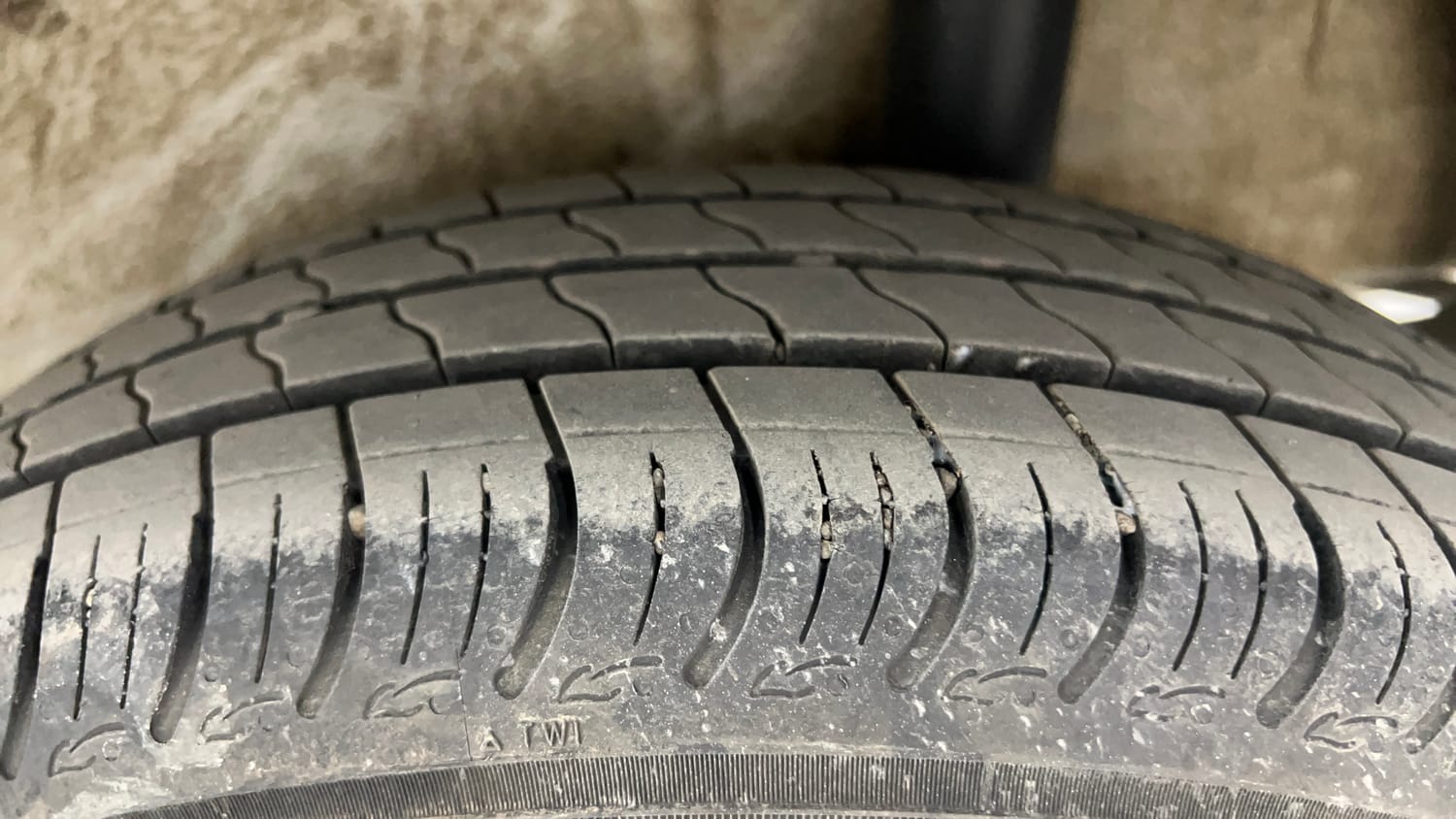 Used 2025 Maruti Suzuki Wagon R ZXI Plus 1.2 Petrol Manual tyres LEFT REAR TYRE TREAD VIEW