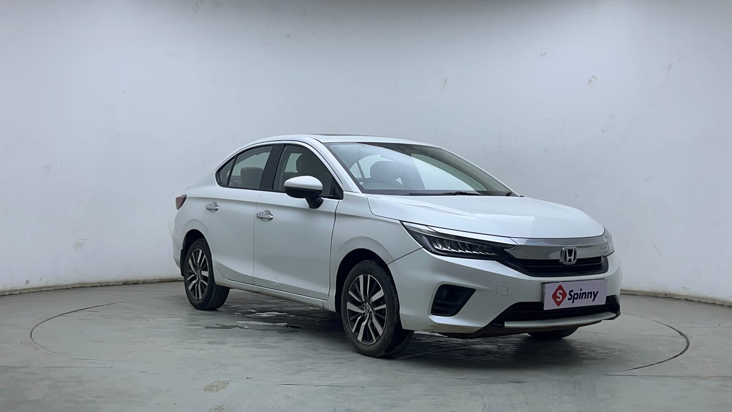 Used 2022 Honda City ZX CVT Petrol Petrol Automatic exterior RIGHT FRONT CORNER VIEW