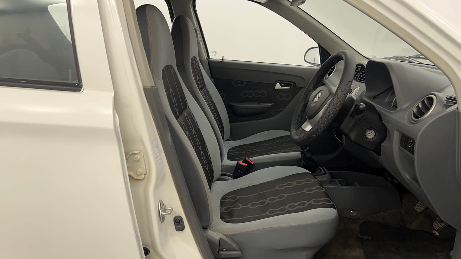 Used 2014 Maruti Suzuki Alto 800 Lxi Petrol Manual interior RIGHT SIDE FRONT DOOR CABIN VIEW