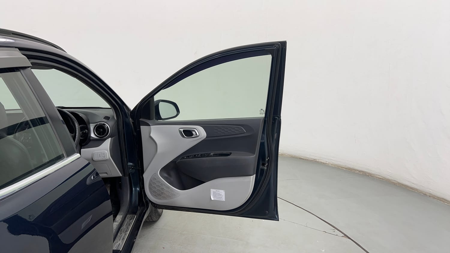 Used 2020 Hyundai Grand i10 Nios Sportz 1.2 Kappa VTVT CNG Cng Manual interior RIGHT FRONT DOOR OPEN VIEW