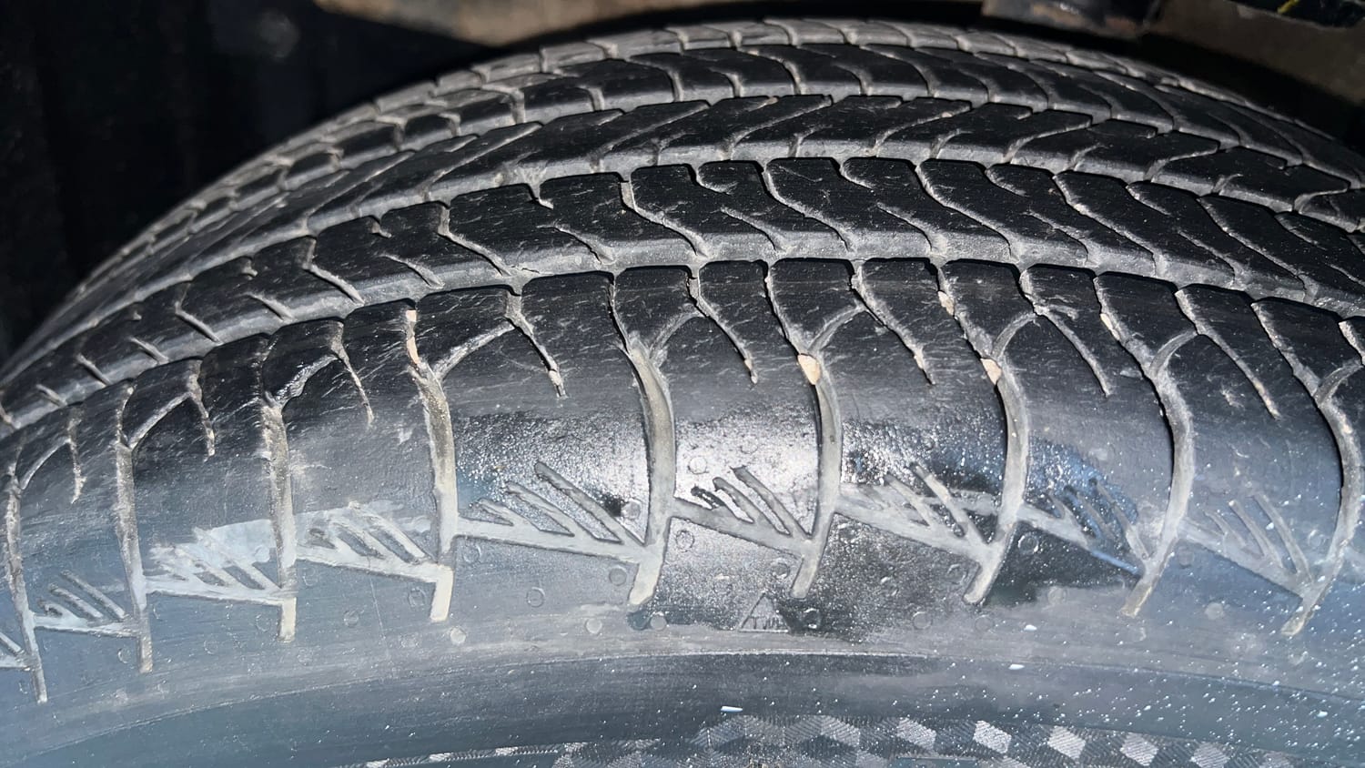 Used 2023 Maruti Suzuki Grand Vitara Sigma Smart Hybrid Petrol Manual tyres LEFT FRONT TYRE TREAD VIEW