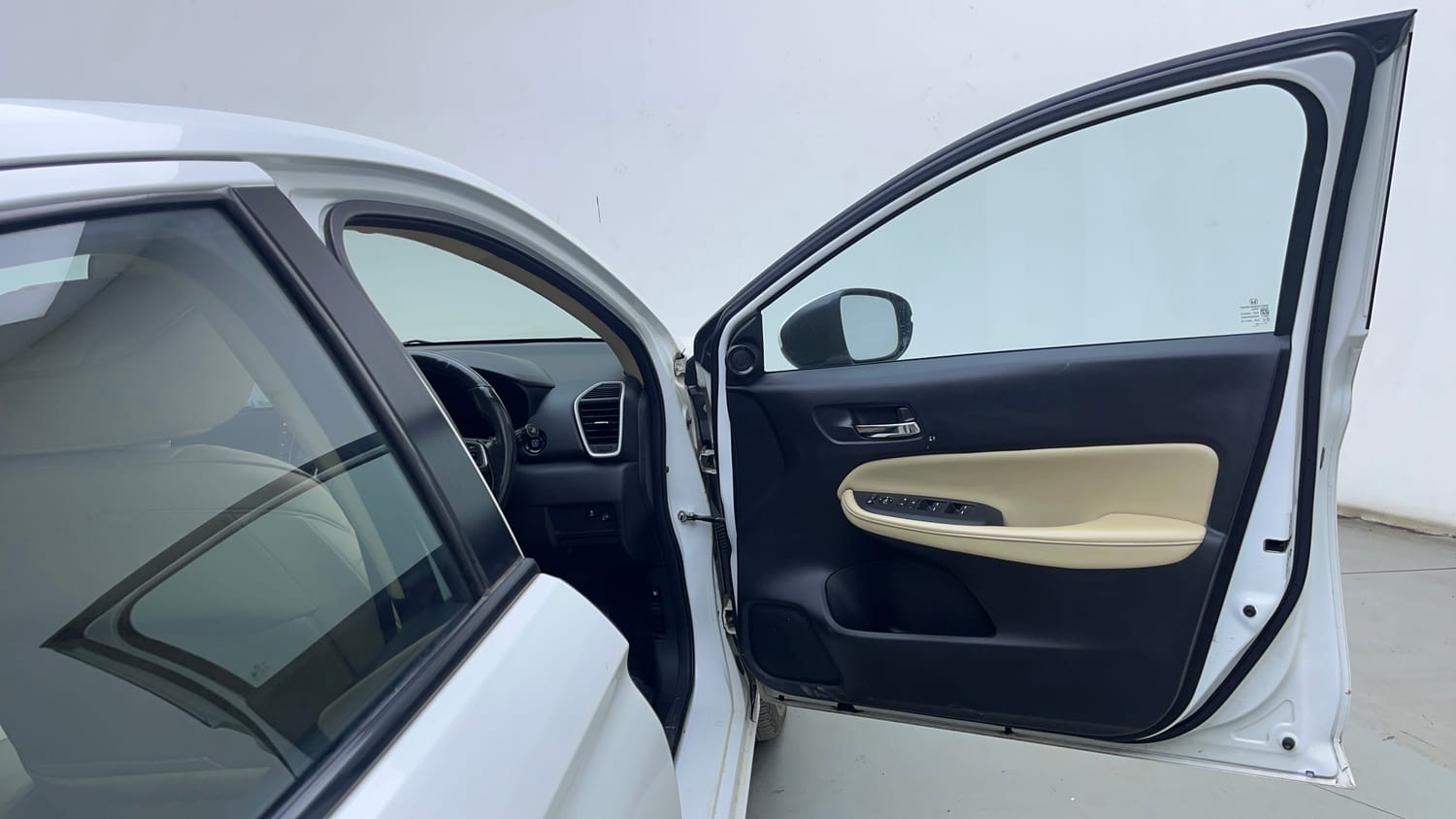 Used 2022 Honda City ZX CVT Petrol Petrol Automatic interior RIGHT FRONT DOOR OPEN VIEW